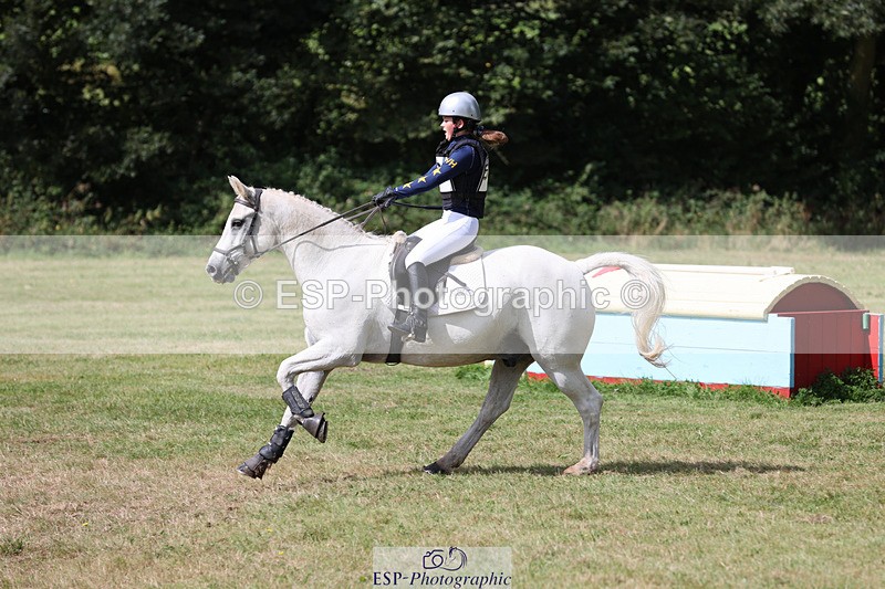 240825X-113025-32287 - 70cm XC 11.00 to 12.00