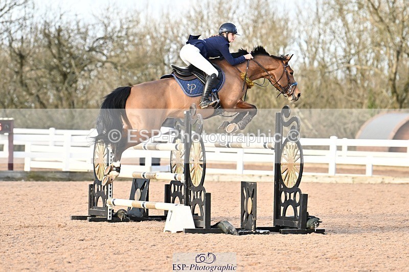 241208-140858-01889 - Cls 22 Foxhunter and 1.20m Open
