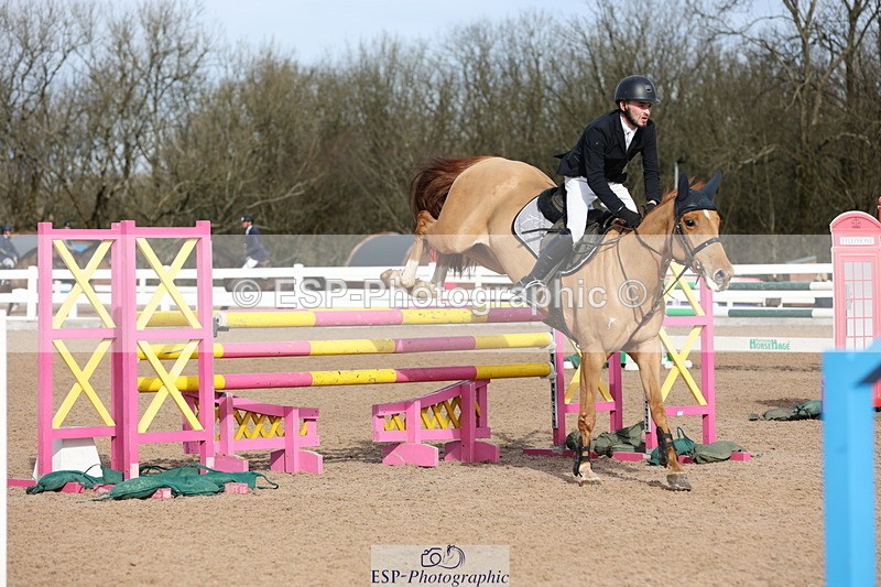 240223A-115353-00982 - Cls 4 Snr 1.05m Open