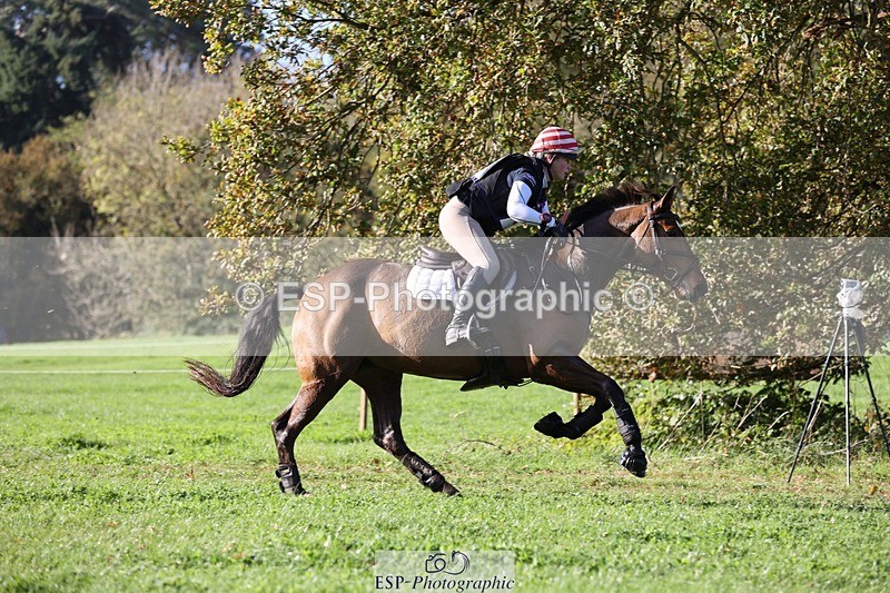 241026-103132-11515 - 328-Zara.Head-FOURFIELDS.LOVEHEART