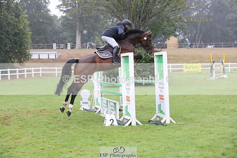 250830A-132534-06670 - Cls 16 Snr Newcomers and 1.10m Open