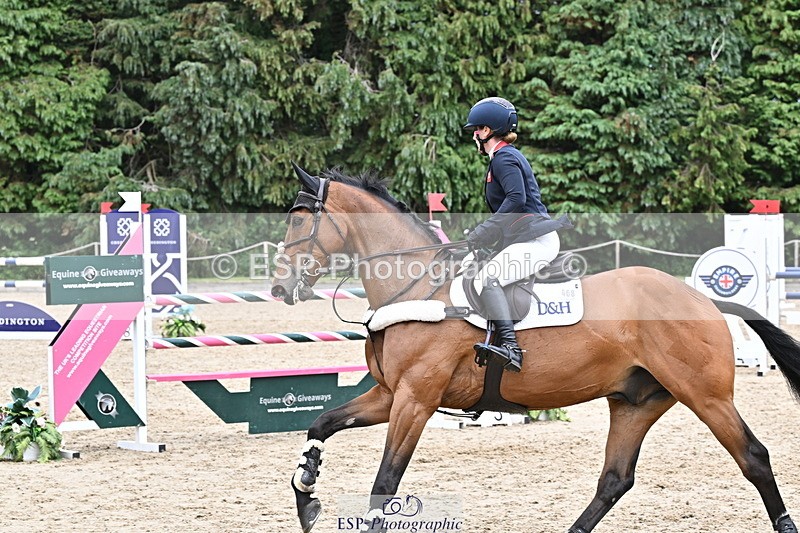 250524A-142032-12432 - D-468-Laura.Collett-LONDON.52