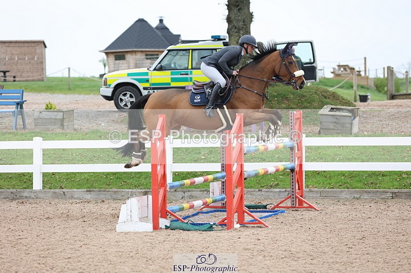 241101A-115658-01565 - FRI Cls 5 Newcomers and 1.10m Open