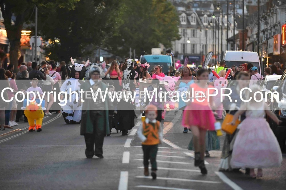 SH4_4026 - Carnival Procession.