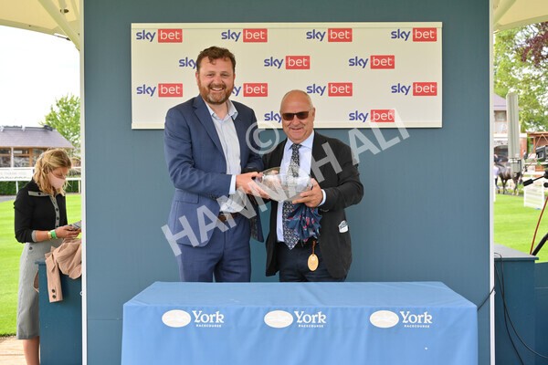 yr11062021r5-42 - Race 5 4.00pm Sky Bet Ganton Stakes