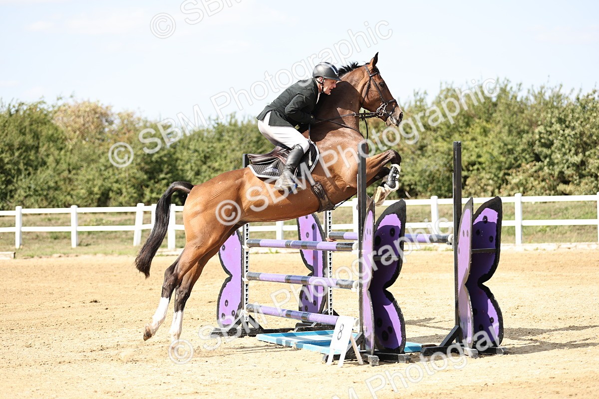 SBM_005125 - Class 6 = Senior Newcomers - 1.10m Open