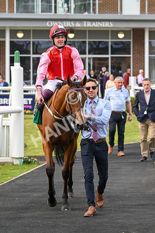 120425-Race 1-Polly Darling-0809 - Race 1