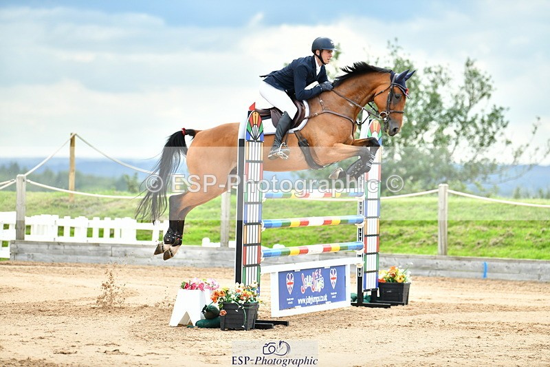 230720A-150351-03683 - Cls 9, 2 Star Big 1.40m Start to break