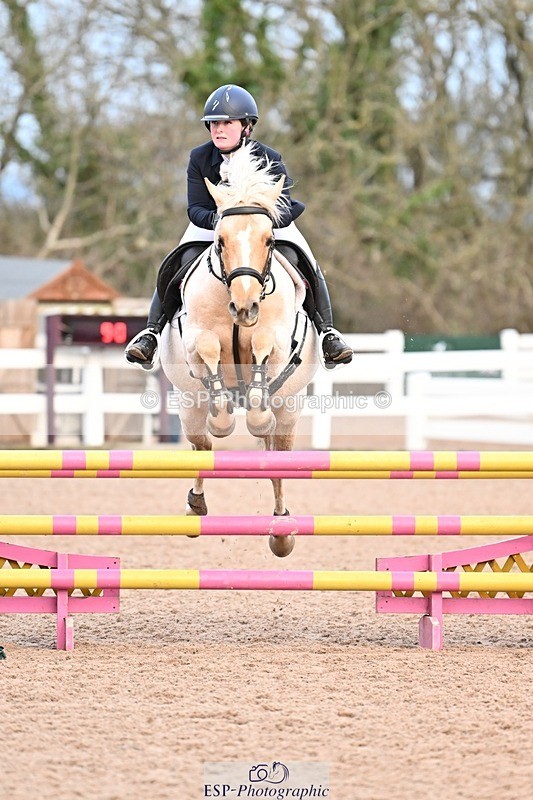 250112-091218-00596 - Cls 15 British Novice and 90cm Open