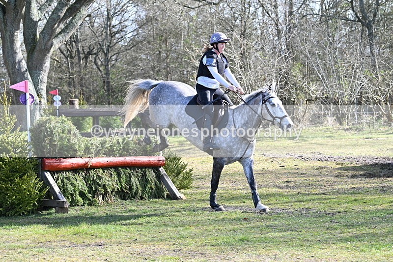 WJ7_9989 - Time 10:13 to 10:38 Times at the Fence