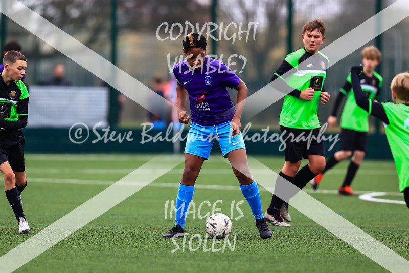 1DX30195 - 2025-10-12 FC Abbey Meads U14 Orange V Kingsdown Lions U14
