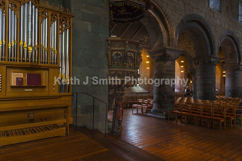 YR6M1868 - Worldwide