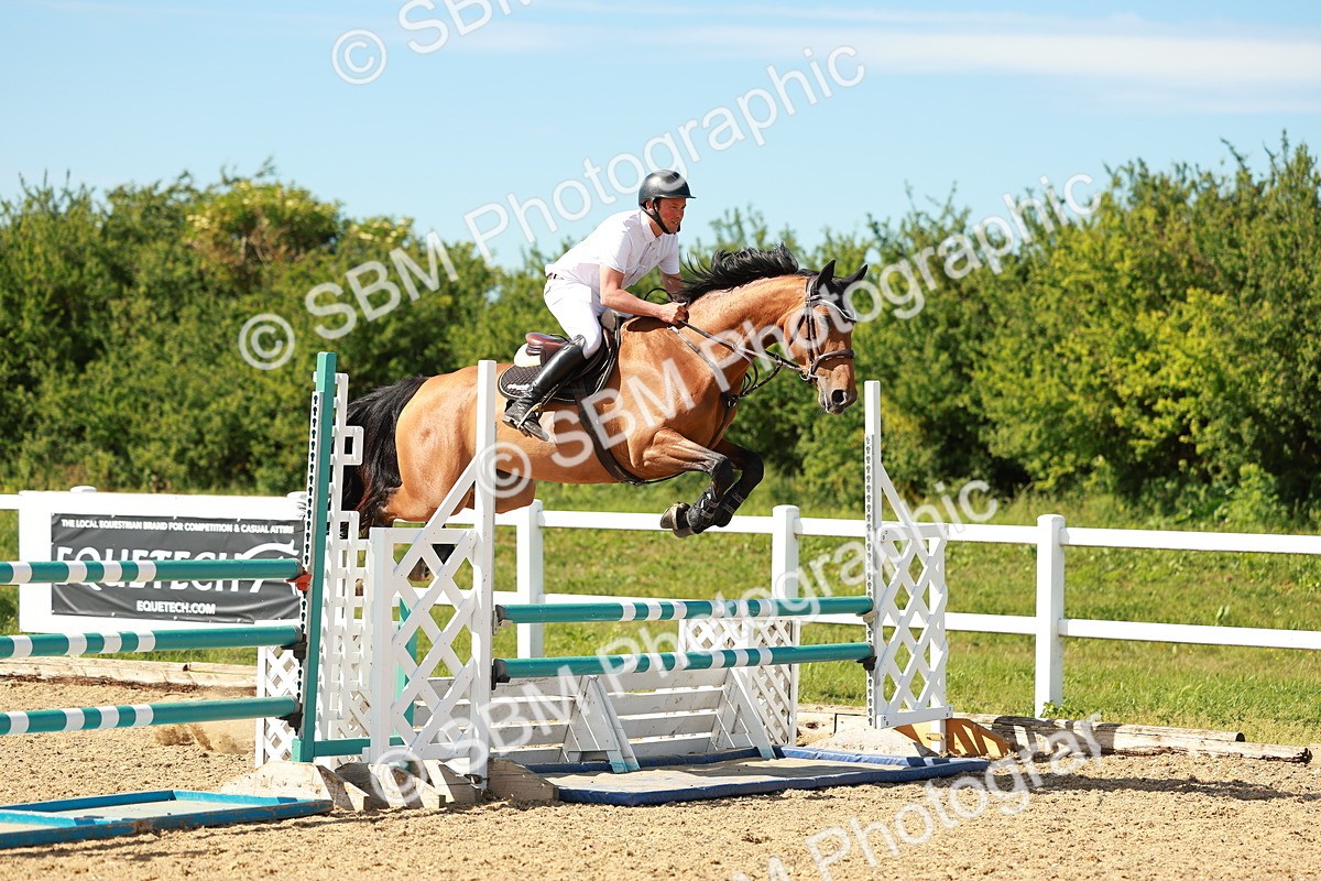 SBM_002863 - Class 4 - Senior Newcomers - 1.10m