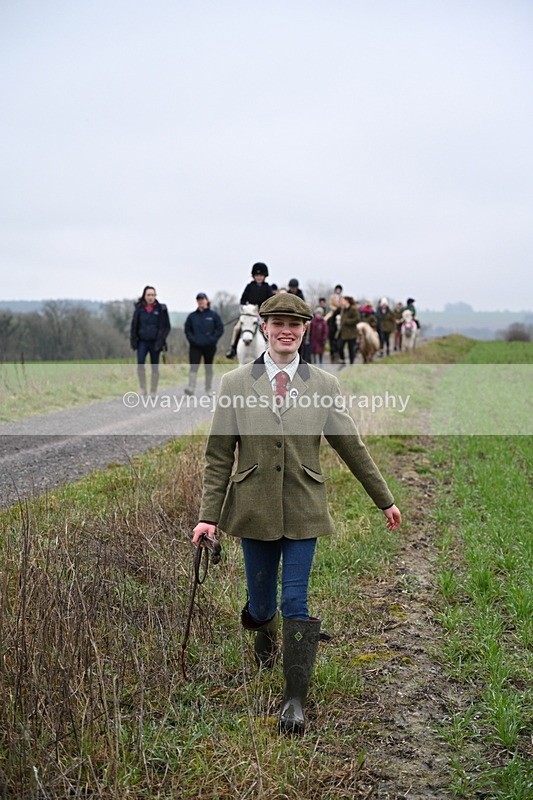 WJ7_9790 - Walk out..