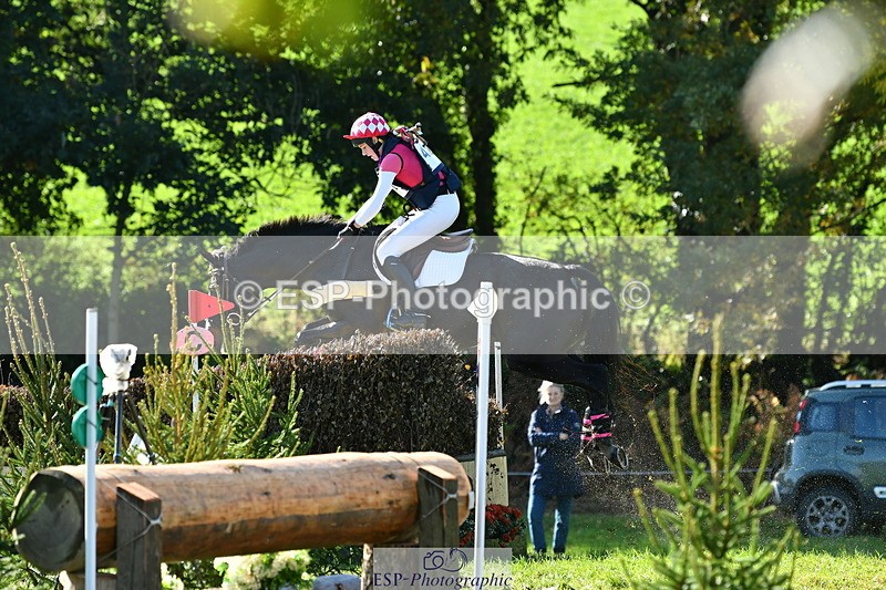 251025A-122914-19672 - F-421-Isabella.Hooton