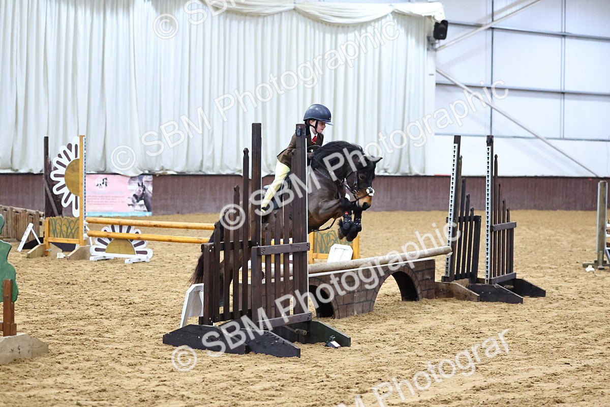 SBM_003043 - Class 35 - 60cm Training Stakes