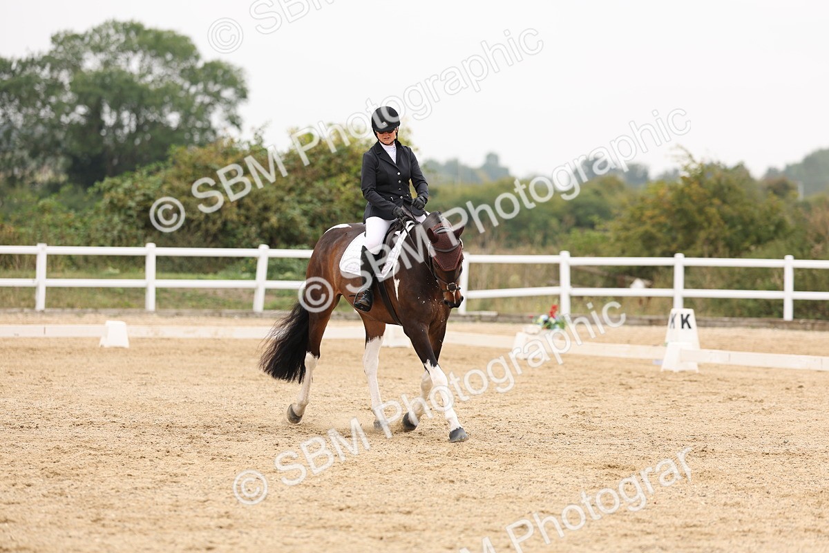 SBM_01685 - Class 9 - Novice 27 Champs