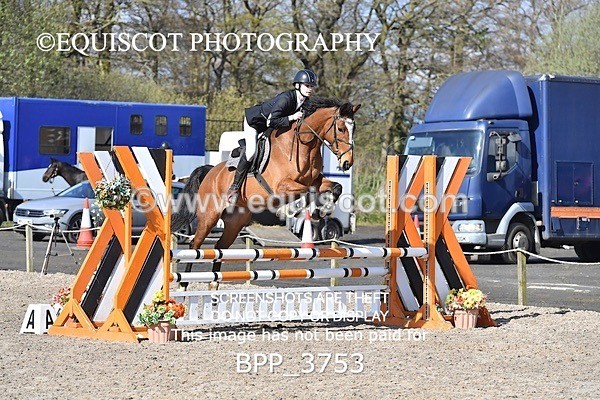 BPP_3753 - CLASS 3 FRI Senior British Novice/ 90cm Open