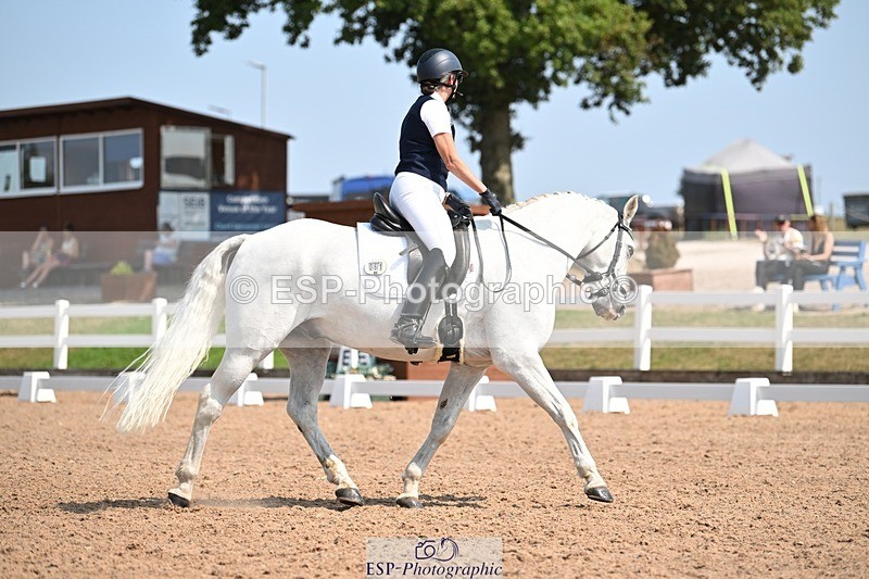 250816-124044-04528 - 061-Lyn.MillerRunnymead.Diamond