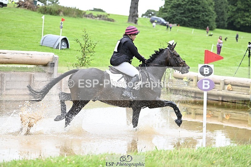 240803-105257-01739 - 110-Lizzie_Luxton-KILCARNA_BARNEY