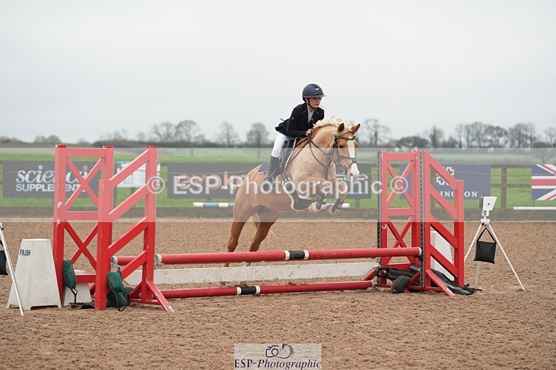 251116-094848-01417 - Cls 18 Clear Round 50cm