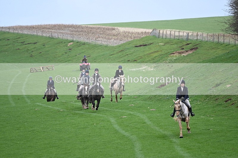 WJ6_9274 - Line Three