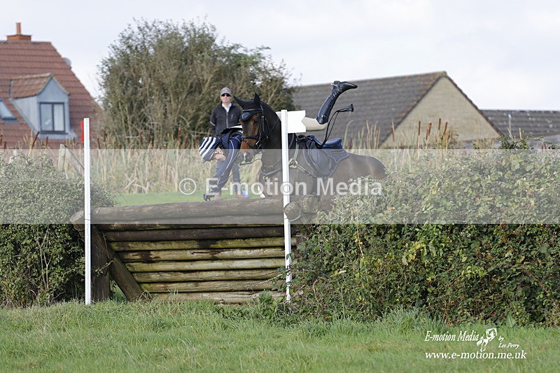  WWHT 171021 3996 - Open (1.00m)  17/10/21