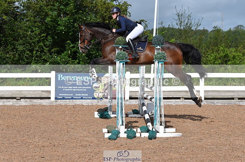 230715A-094218-00063 - Cls 11 Children on Horses 1.05m