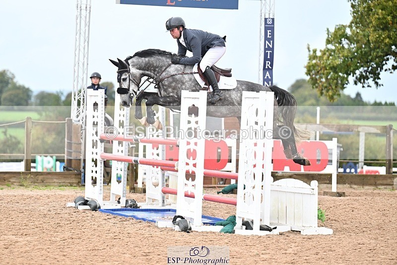 251003-133721-01169 - Cls 3 Foxhunter and 1.20m