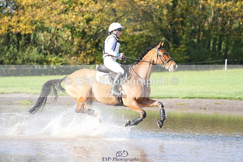 251024A-104647-06910 - A-005-Safia.Woodward