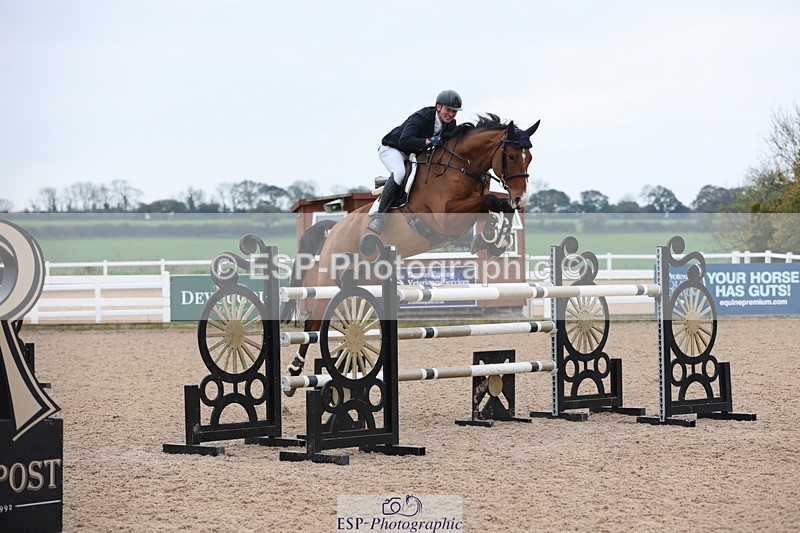 241101A-132754-02099 - FRI Cls 6 Foxhunter and 1.20m Open