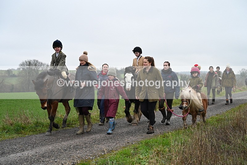WJ7_9833 - Walk out..