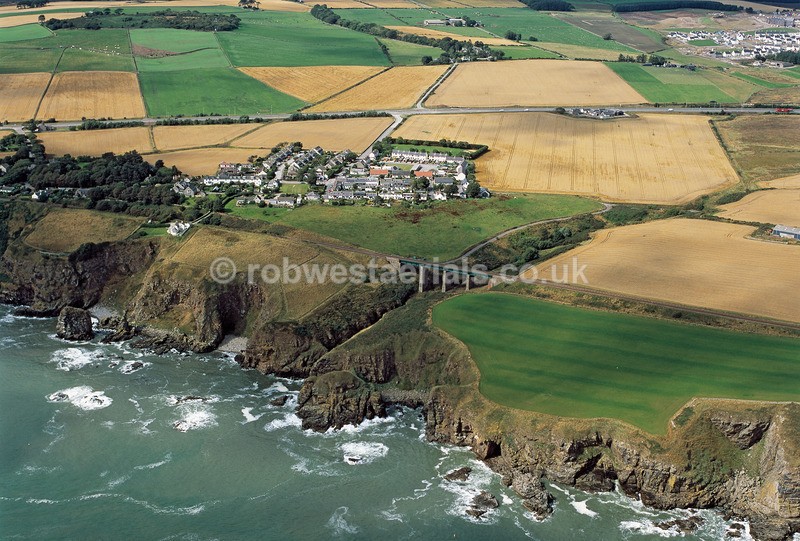 A00739B Village of Muchalls south of Aberdeen in 2018 - Settlements, infrastructure and attractions