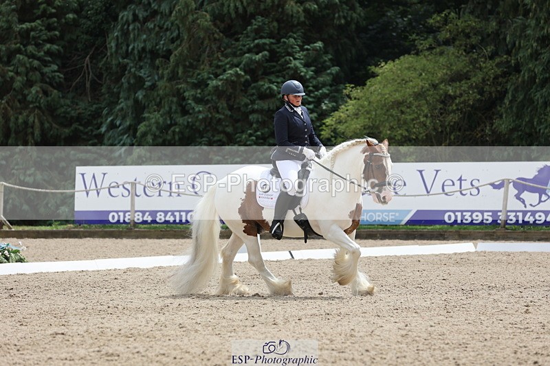 250718A-140054-01680 - 092-Rachael.Smaldon-Nadderbrook.Biscuit