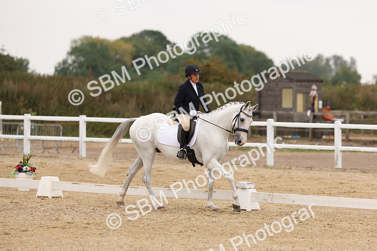 SBM_01740 - Class 9 - Novice 27 Champs