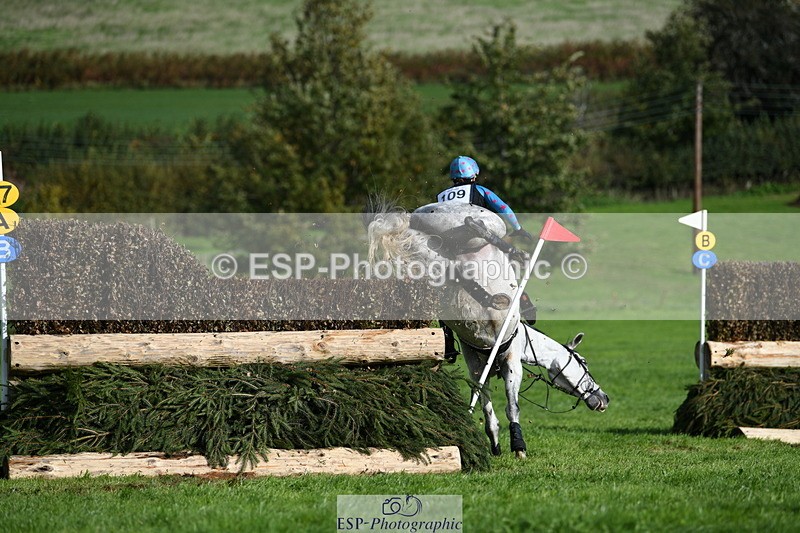 251024A-120213-09134 - B-109-Zoe.Davies