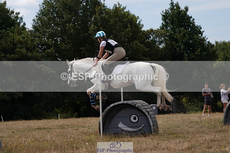 250802A-104624-01529 - B-056-Cecilia.Behagg-JOHNJOE