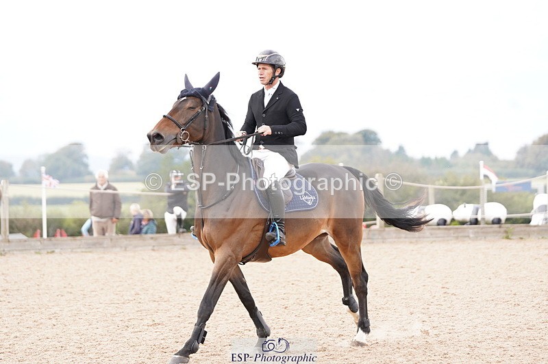 241004A-143236-00738 - Fri 04 Snr Fox & 1.20m Open