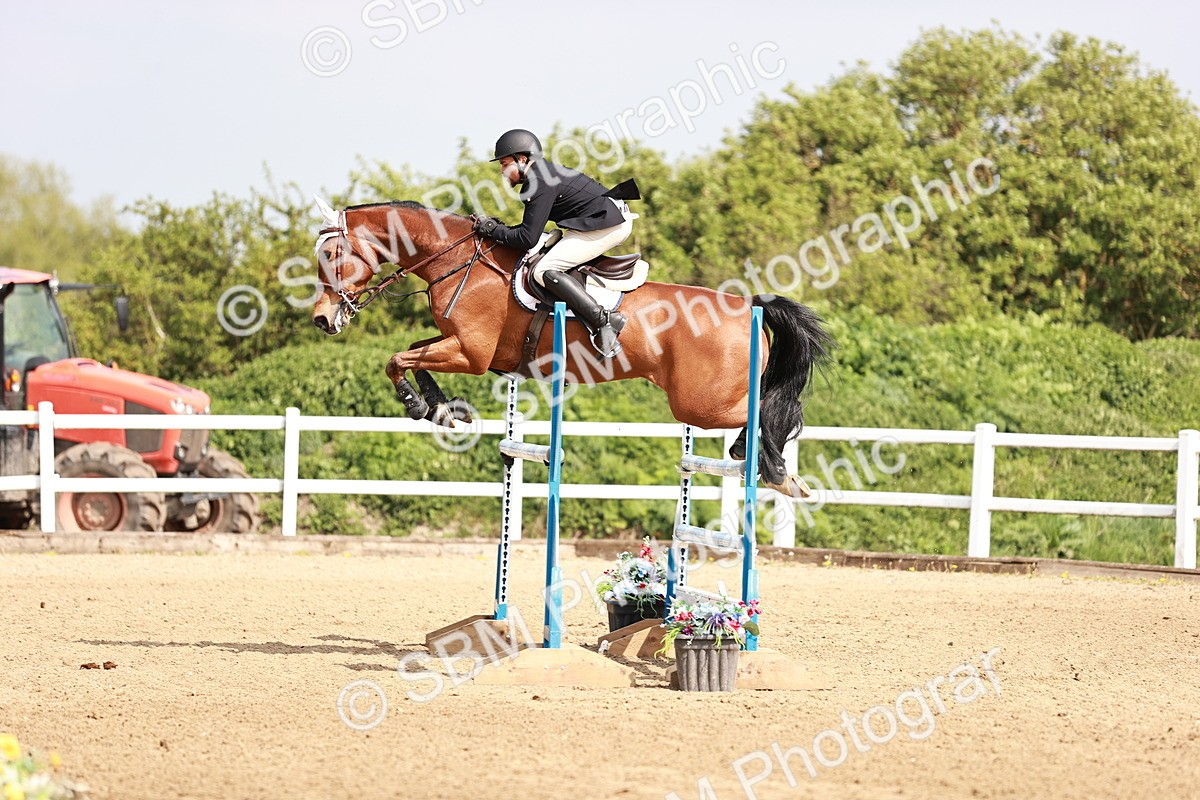  - Class 26 - Senior Foxhunter - 1.20m