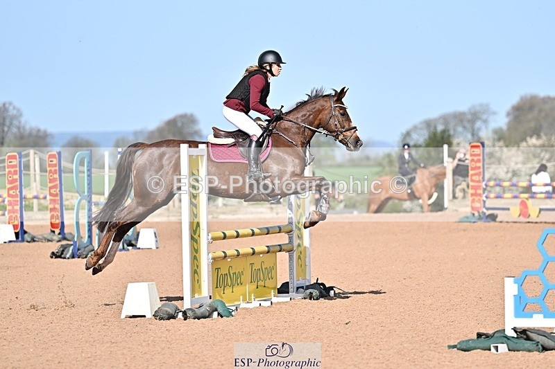 260408-101554-00114 - Cls 2 British Novice and 90cm