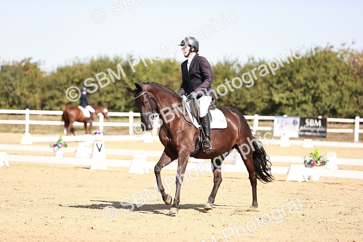 SBM_004474 - Class 12 - Novice 5 - 10.31-11.41