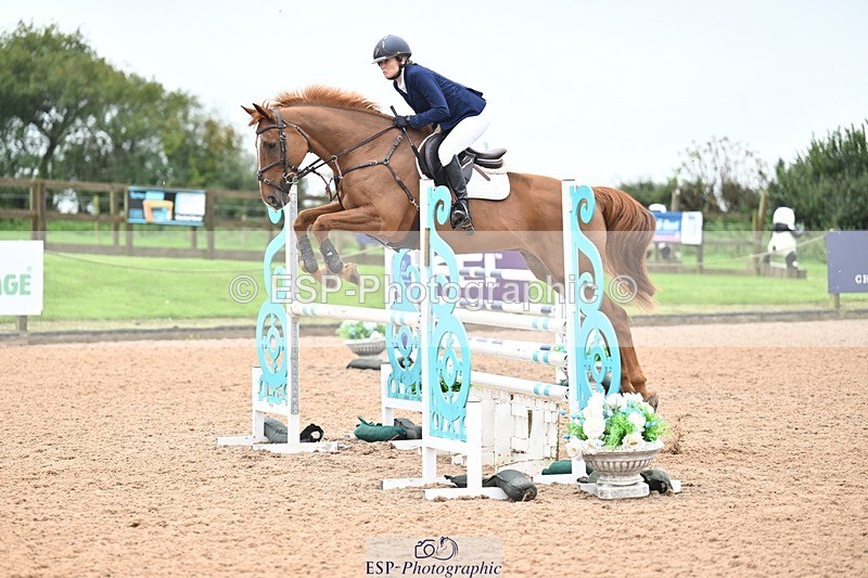 251003-114011-00524 - Cls 2 Newcomers and 1.10m