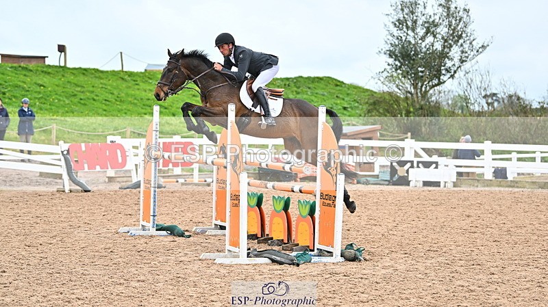 240501A-134501-00848 - Cls 8 Snr Foxhunter and 1.20m Open