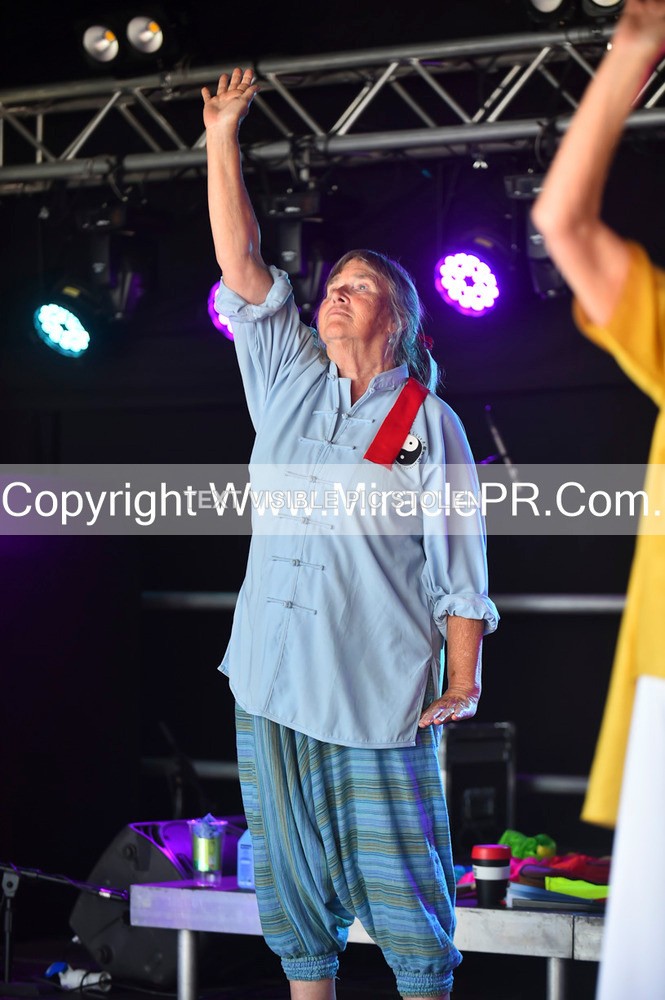 SH4_1389 - Tai Chi with Lisa Kay.