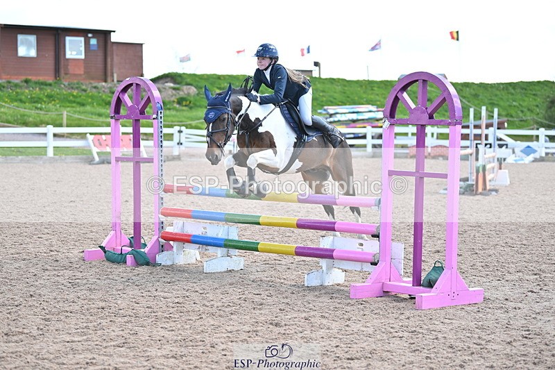 240504A-133931-02077 - Cls 20 & 21 Club & Schools 1m