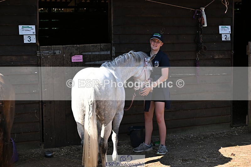 240729B-092056-01772 - Monday Stable Shots