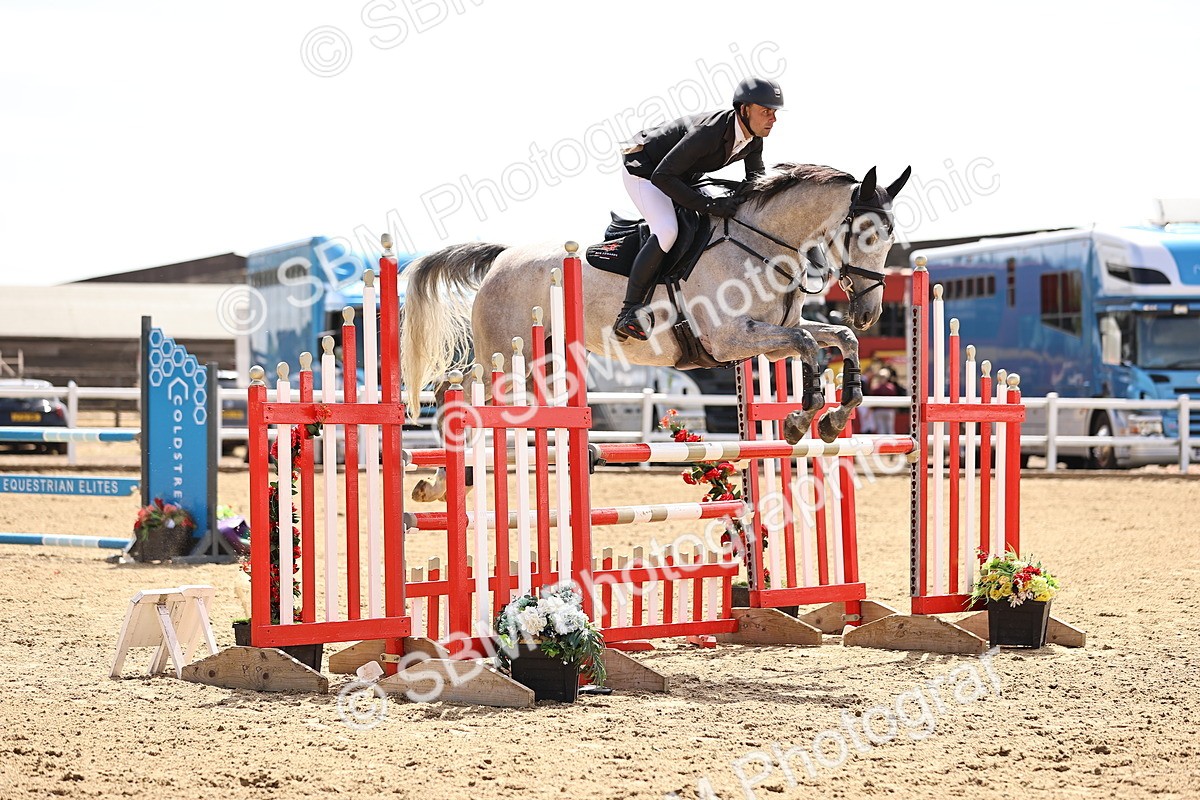 SBM_009885 - Class 8 - Senior Newcomers - 1.10  Open