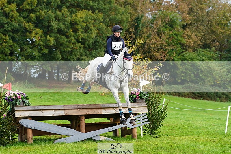251025A-093710-15941 - D-318-Caroline.Allan