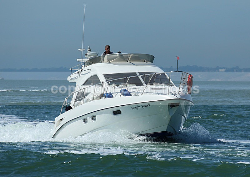 130506 BRIGHT SPARK WT7A0945 - Flybridge Cruisers
