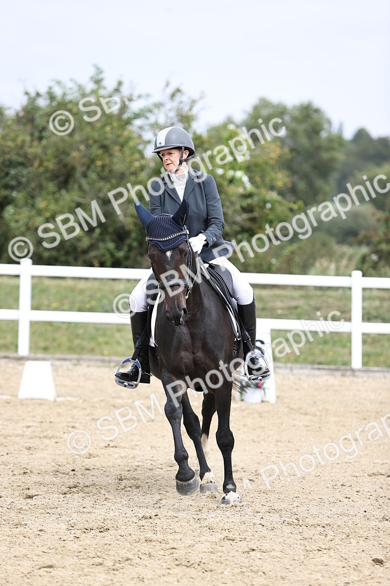 SBM_016911 - Class 14 Novice 23 - 11.53-12.56